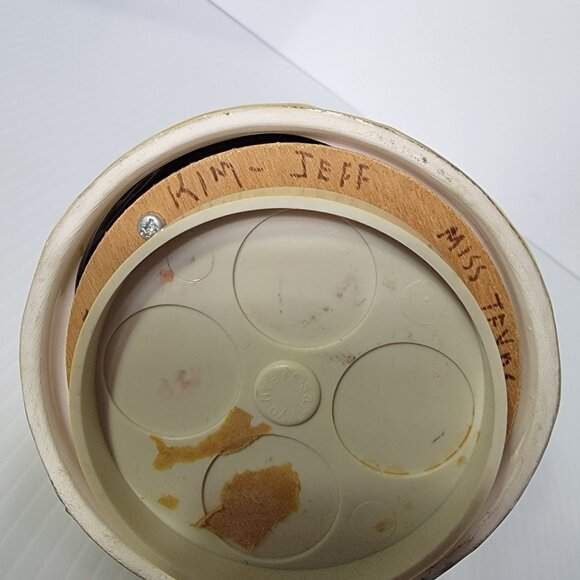 Musical Figurine Girl In Yellow With White Cat Schmid Welcher Vintage 70's - Picture 7 of 11